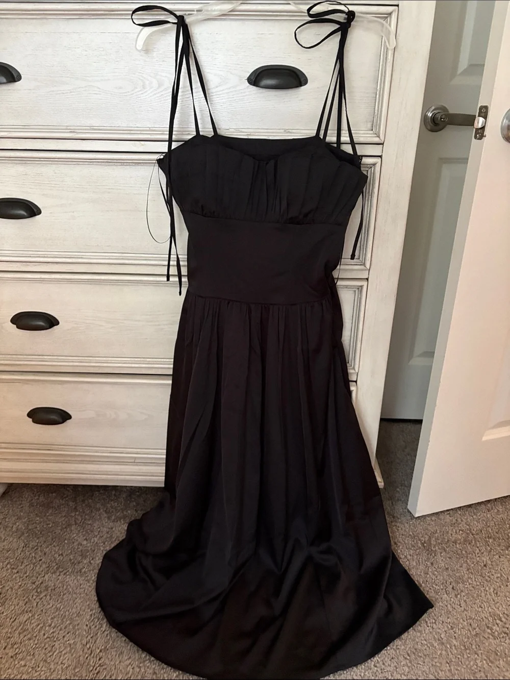 Abercrombie & Fitch Black Tie-Shoulder Maxi Gown
